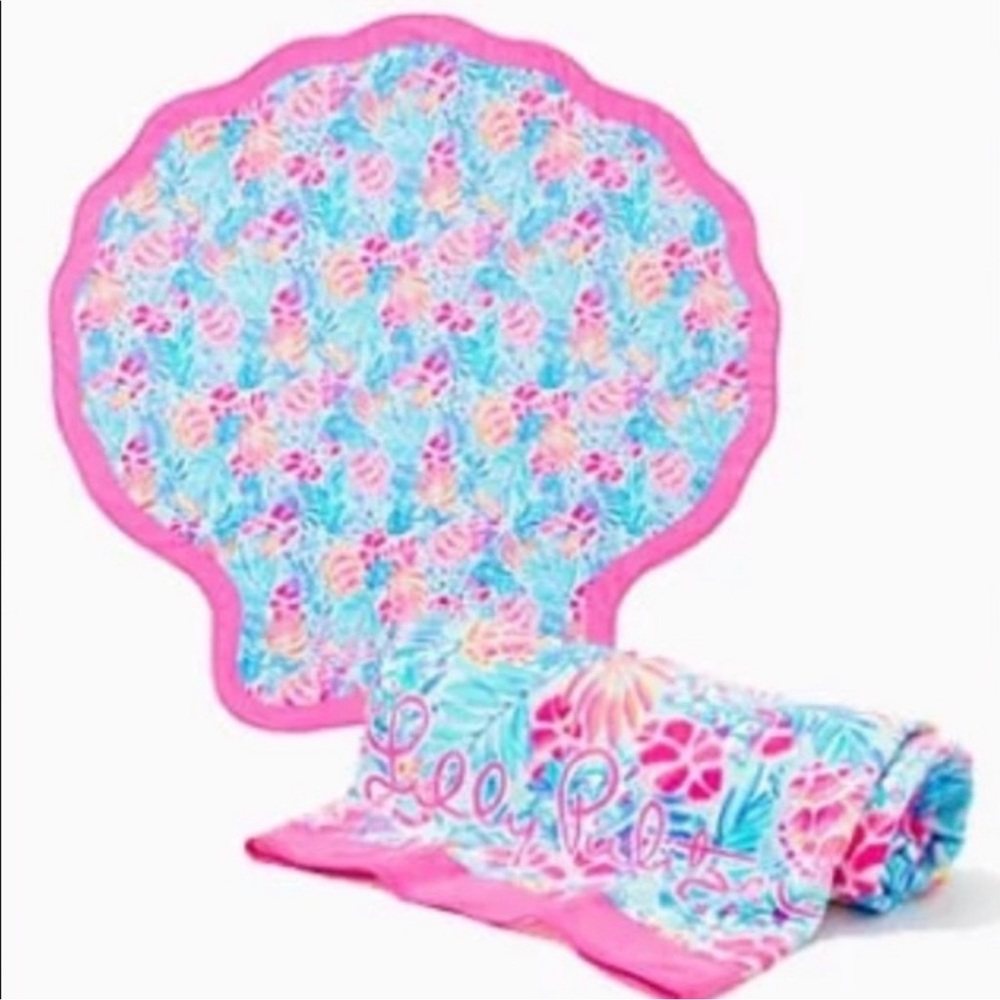 Lilly Pulitzer Rainforest Retreat Shell-Shaped Beach Towel